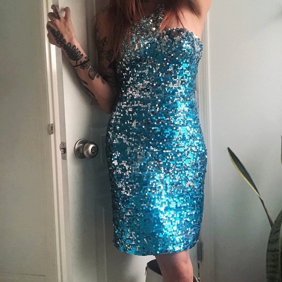 80’s bombshell mini - Picture 2 of 7